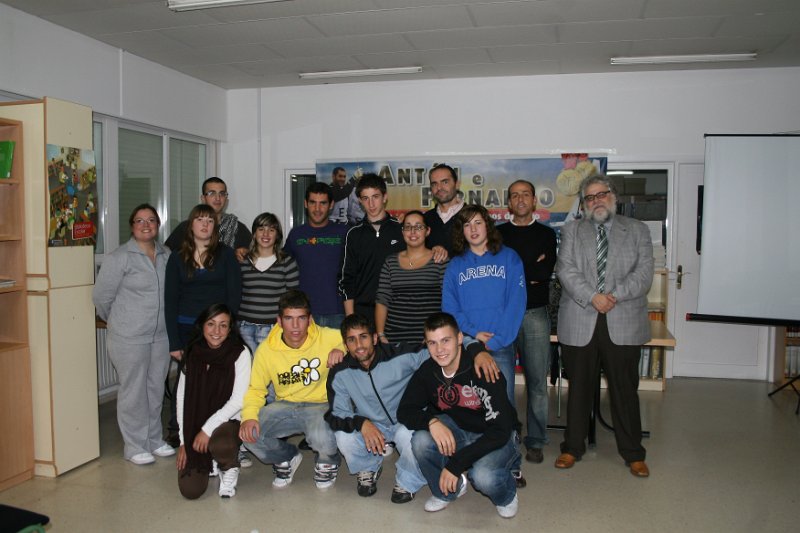 ANTON PAZ CON EL CICLO FORMATIVO . OCTUBRE 2008.JPG